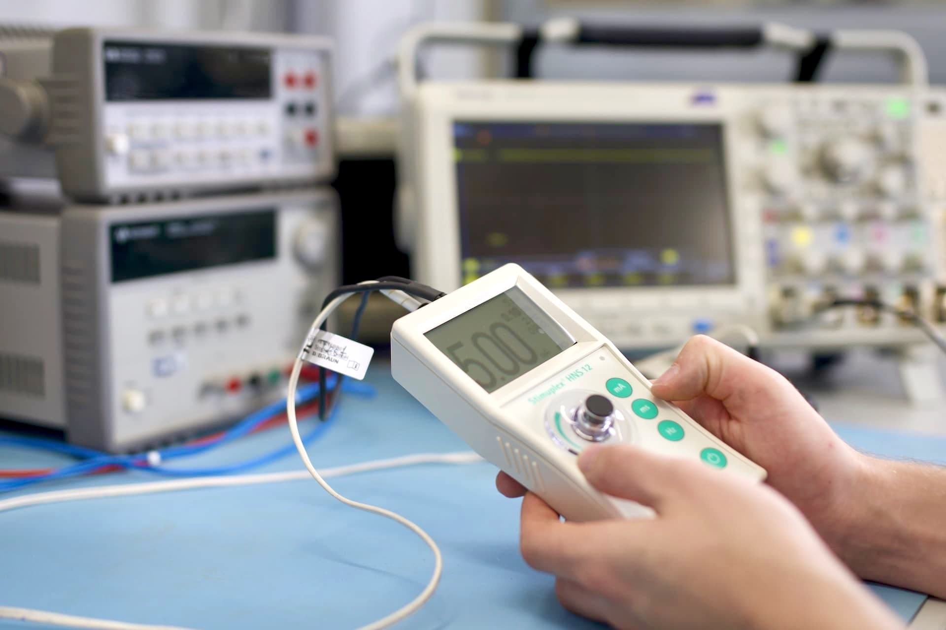 Regionalanästhesie und Schmerztherapie (HNS12) 7 Stockert Stimuplex HNS 12 Hands